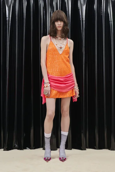 Look 37